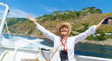 Senior Travel Agencies and Group Tours: The Golden Years of Adventure